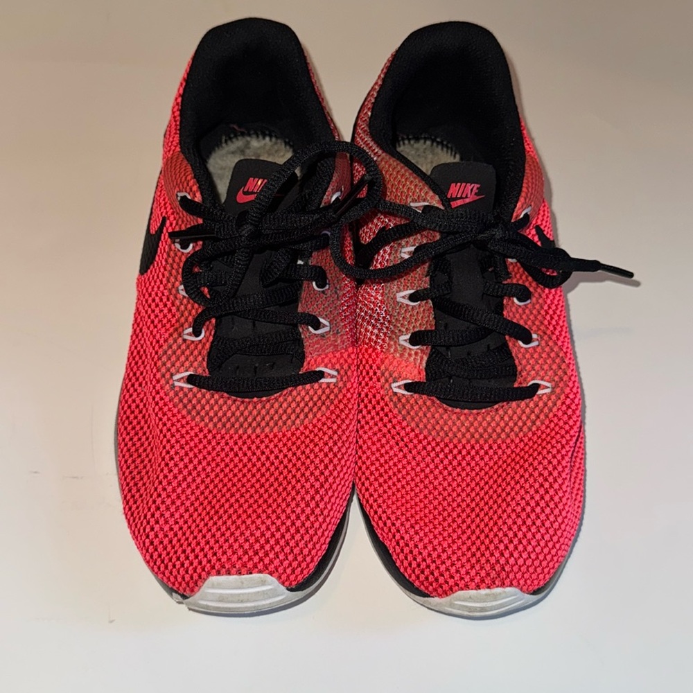 Women’s Nike Sneakers Size 9